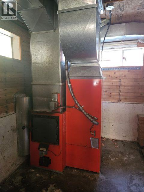 534 Willow Street, Fauquier, BC - Indoor