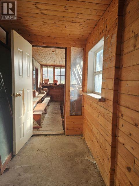 534 Willow Street, Fauquier, BC - Indoor Photo Showing Other Room