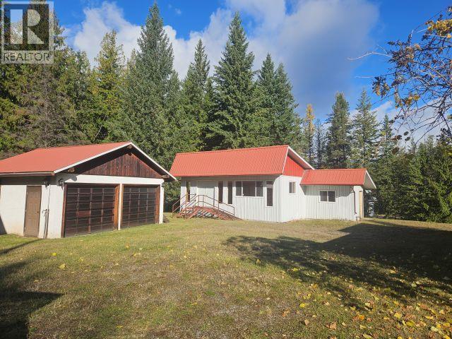 534 Willow Street, Fauquier, BC - Outdoor