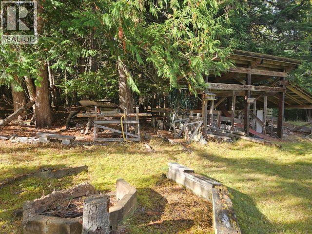 534 Willow Street, Fauquier, BC - Outdoor With Deck Patio Veranda