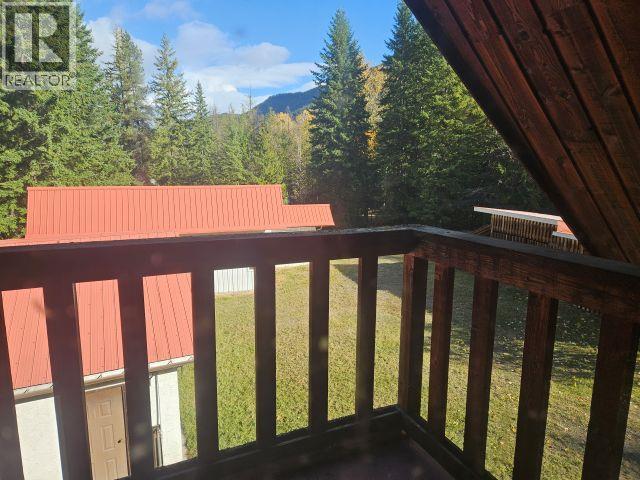 534 Willow Street, Fauquier, BC -