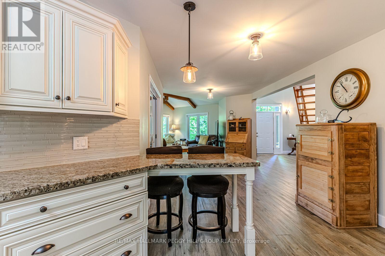 284 Lake Dalrymple Road, Kawartha Lakes, ON - Indoor Photo Showing Kitchen
