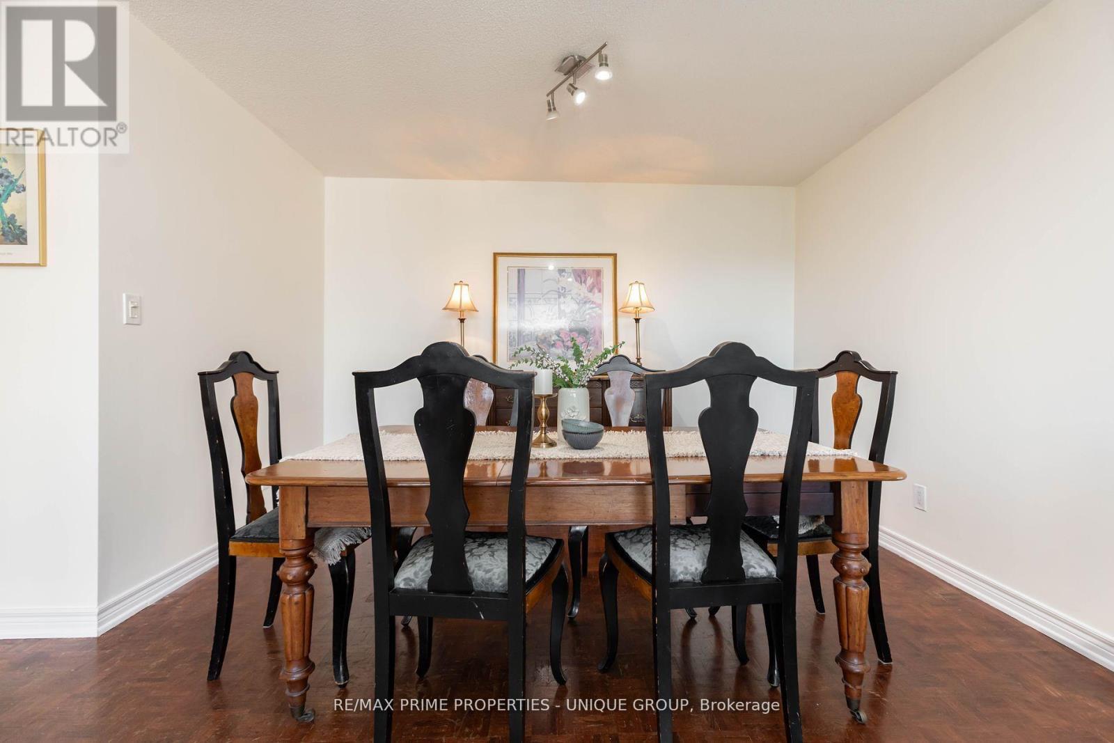 808 - 18 Concorde Place, Toronto, ON - Indoor Photo Showing Dining Room