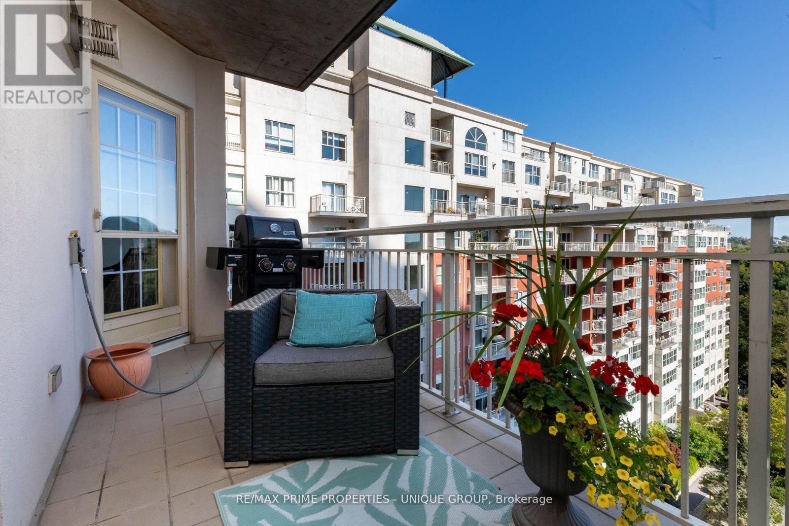 808 - 18 Concorde Place, Toronto, ON - Outdoor With Exterior