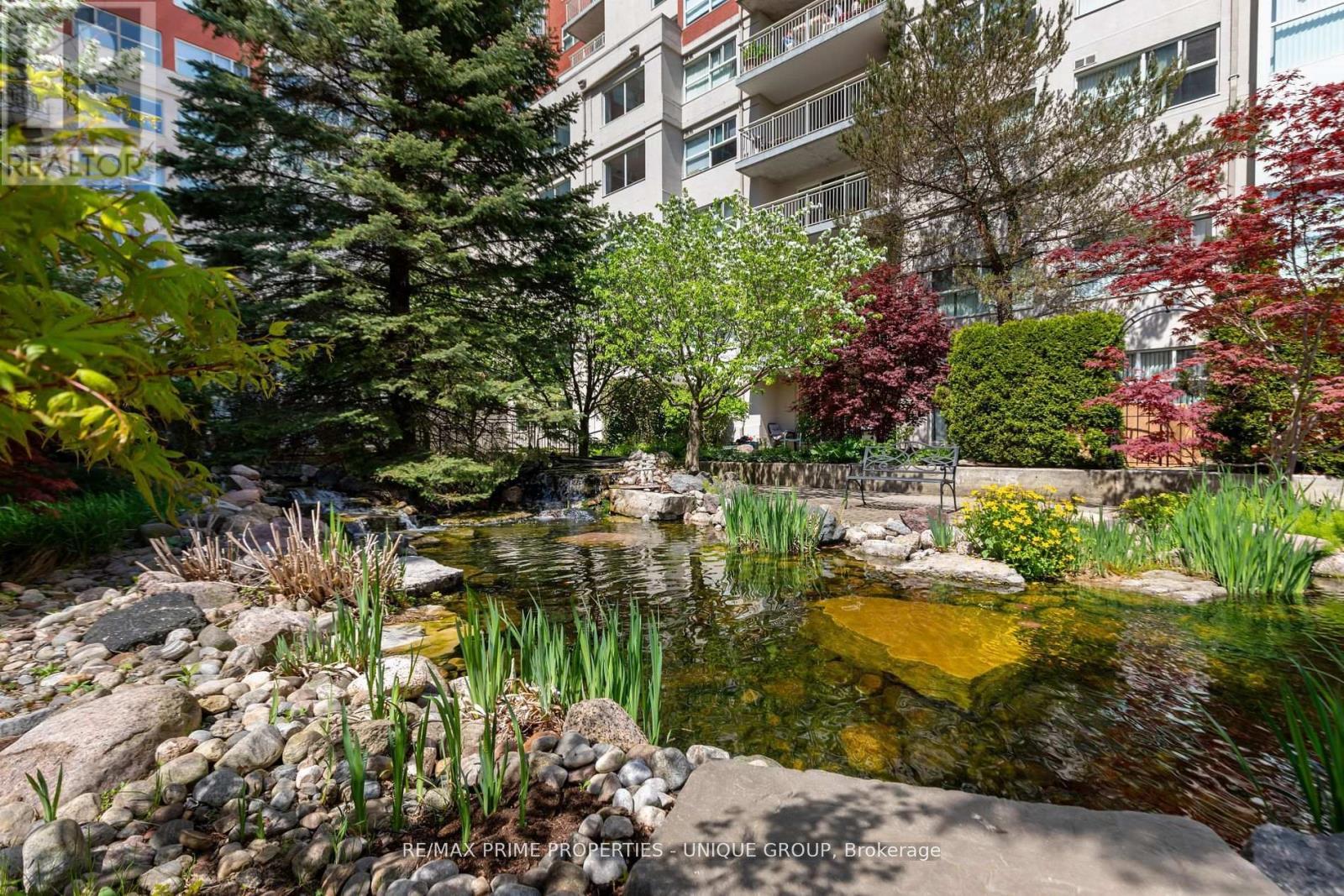 808 - 18 Concorde Place, Toronto, ON - Outdoor