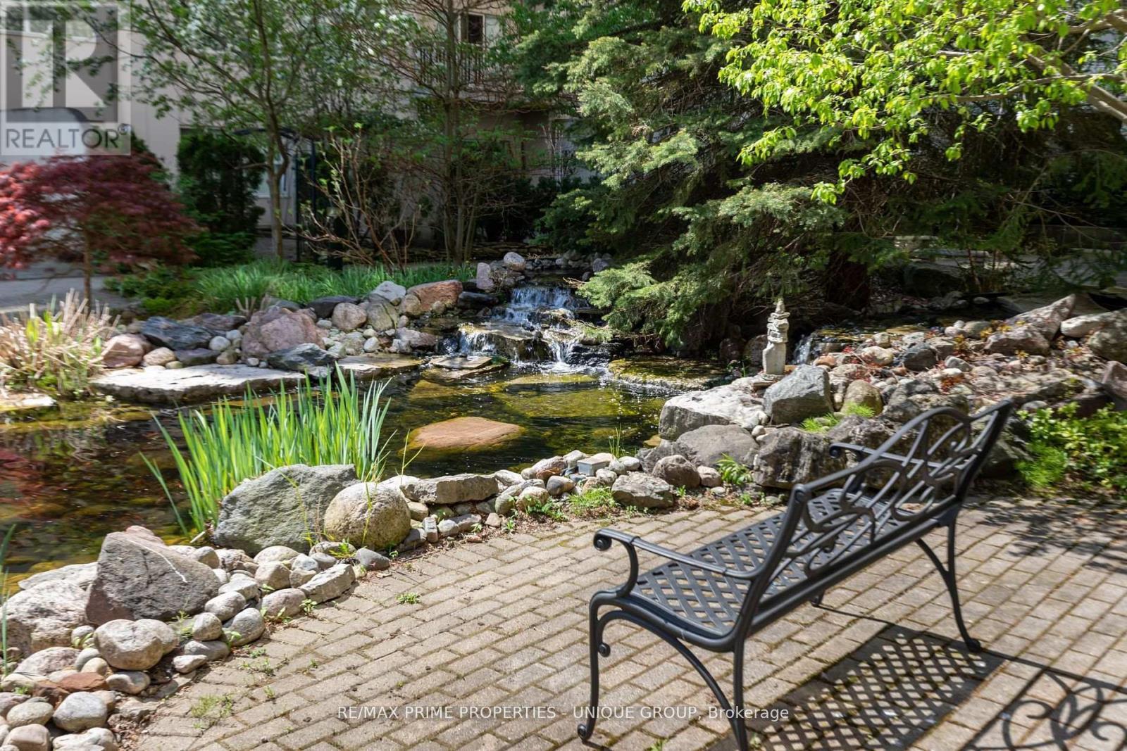 808 - 18 Concorde Place, Toronto, ON - Outdoor