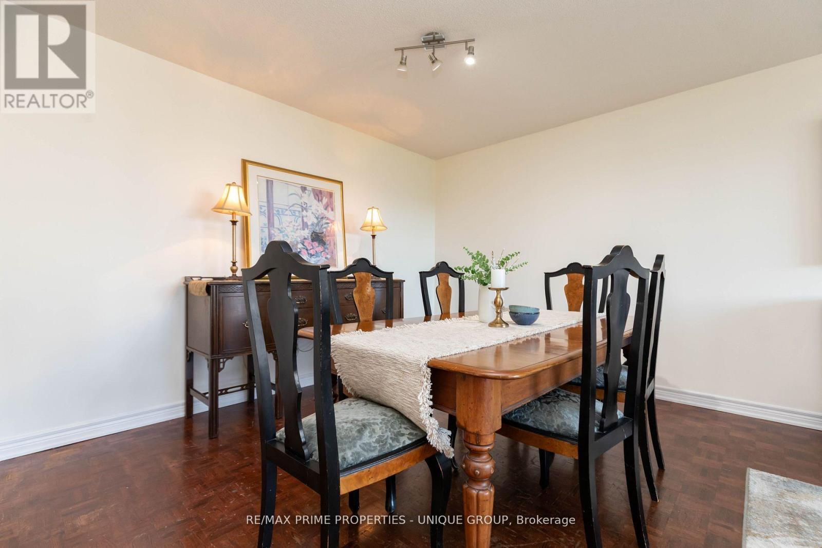 808 - 18 Concorde Place, Toronto, ON - Indoor Photo Showing Dining Room