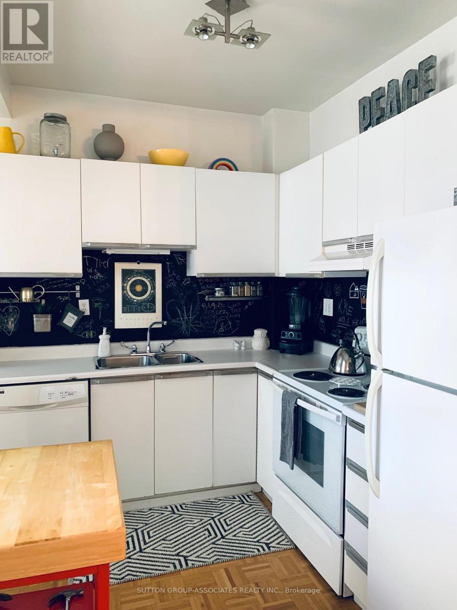1 - 76 Orchard View Boulevard, Toronto, ON - Indoor Photo Showing Kitchen With Double Sink
