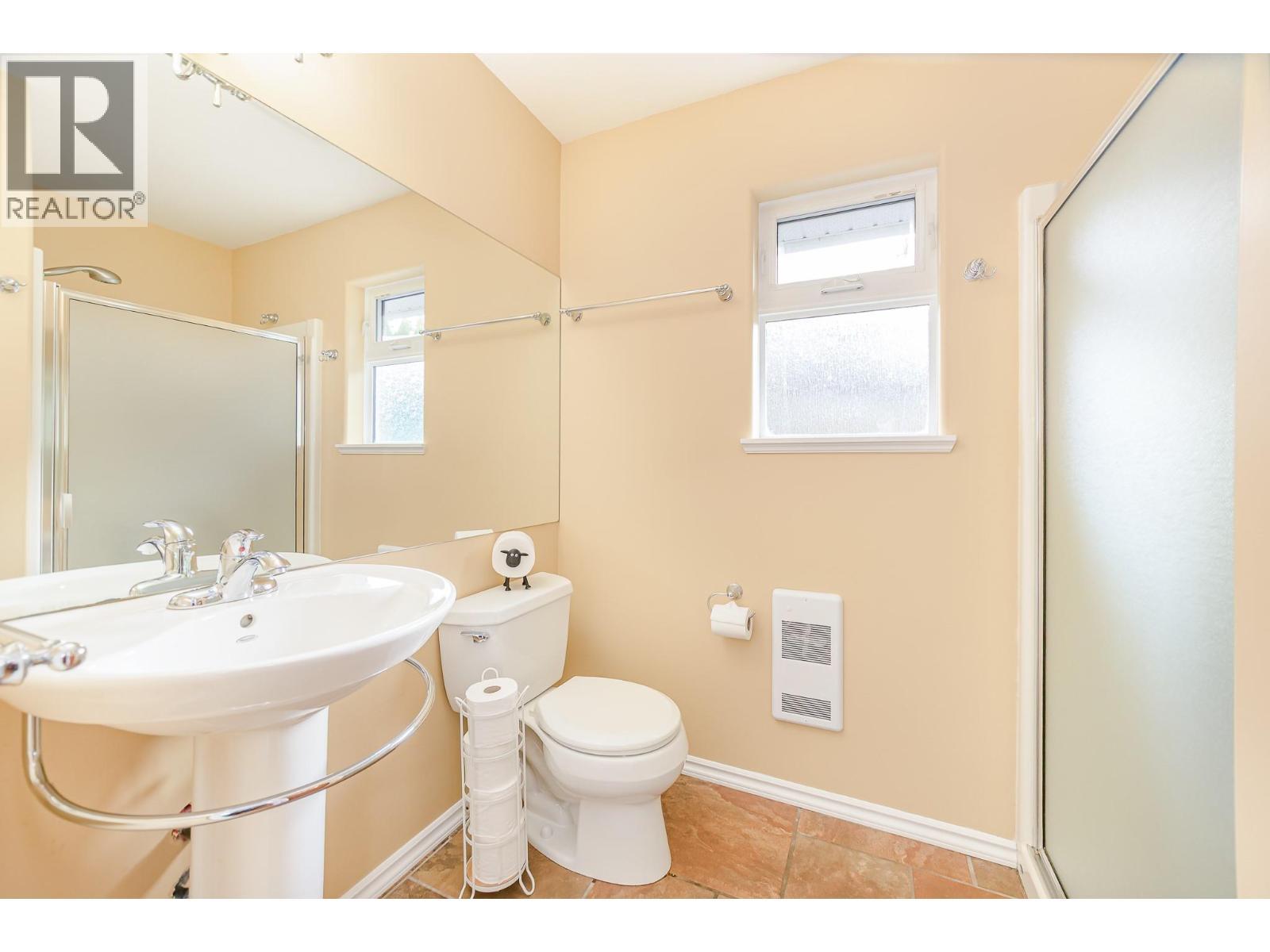 15 Parsons Road, Mara, BC - Indoor Photo Showing Bathroom