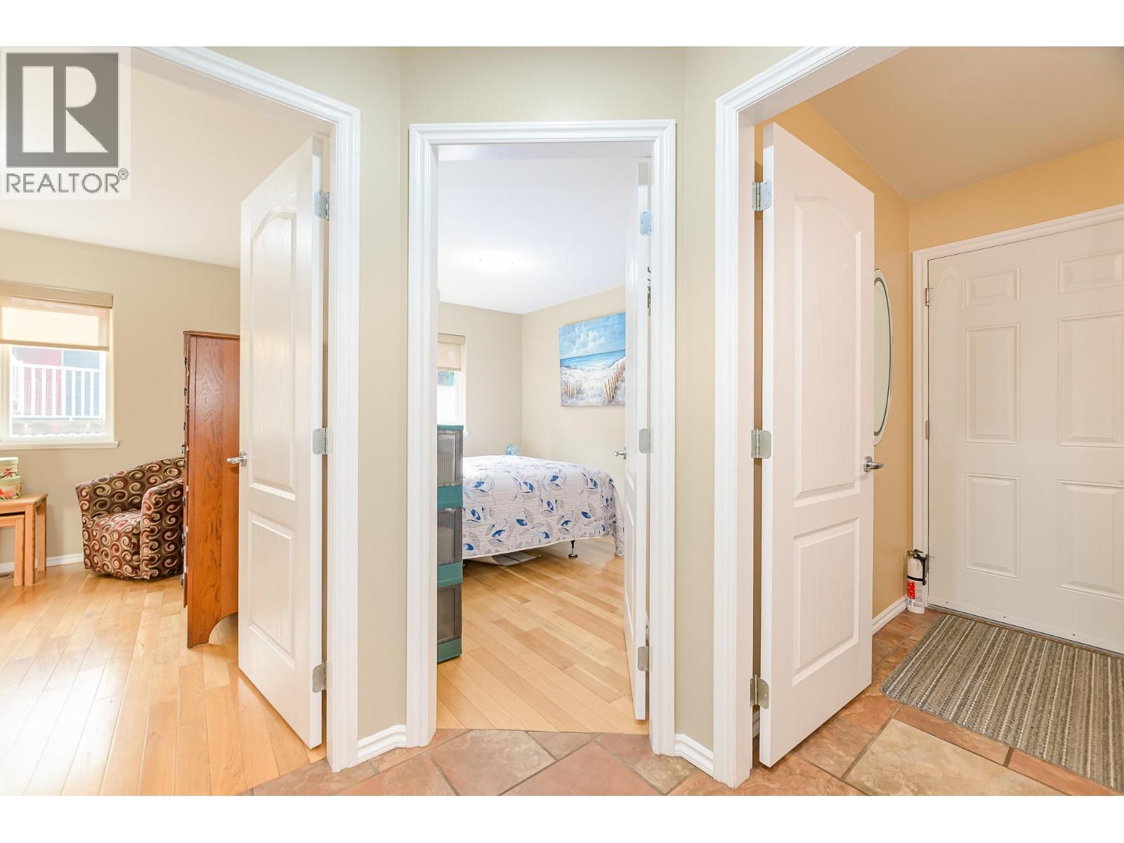 15 Parsons Road, Mara, BC - Indoor Photo Showing Other Room