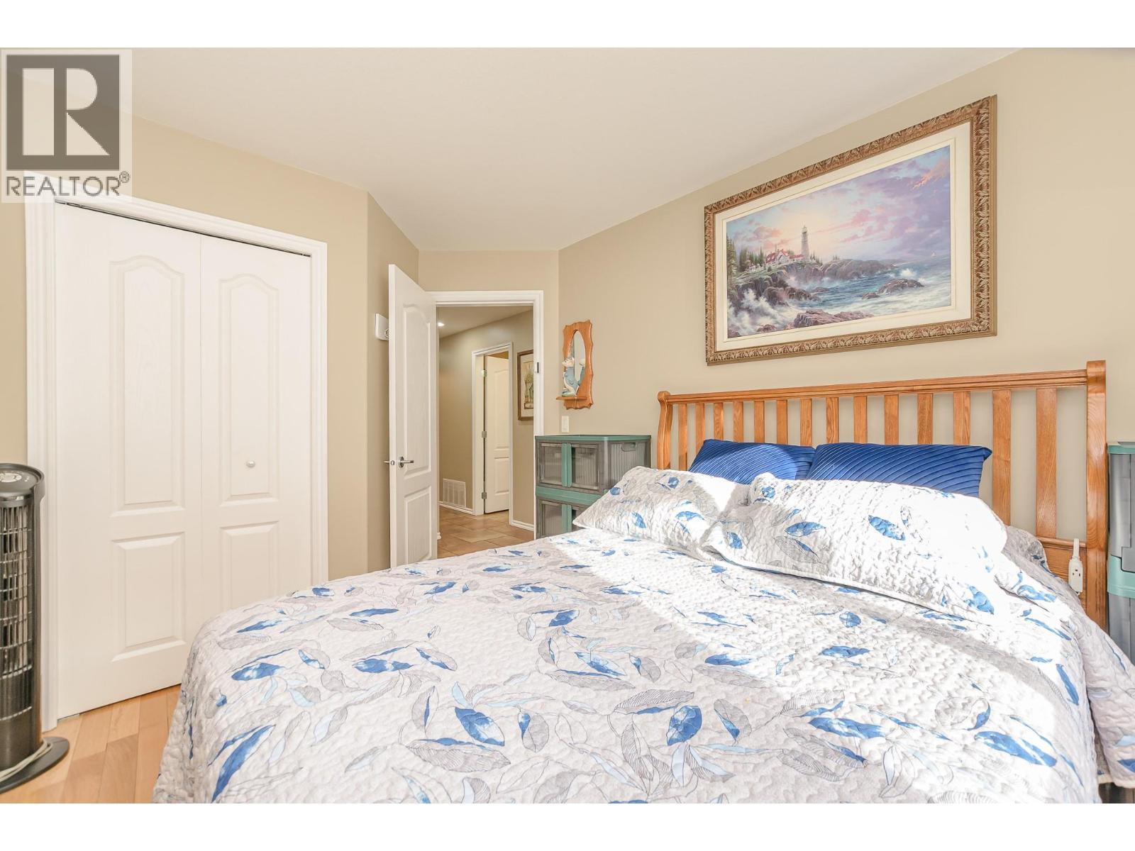 15 Parsons Road, Mara, BC - Indoor Photo Showing Bedroom