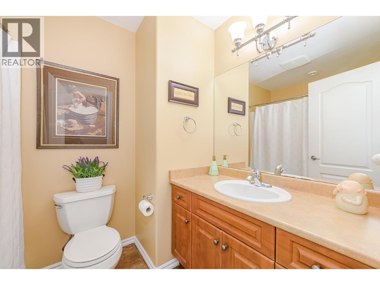 15 Parsons Road, Mara, BC - Indoor Photo Showing Bathroom