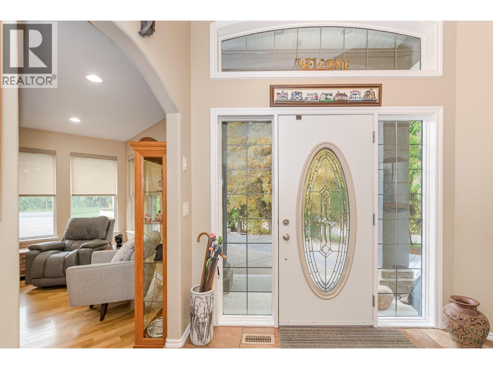 15 Parsons Road, Mara, BC - Indoor Photo Showing Other Room