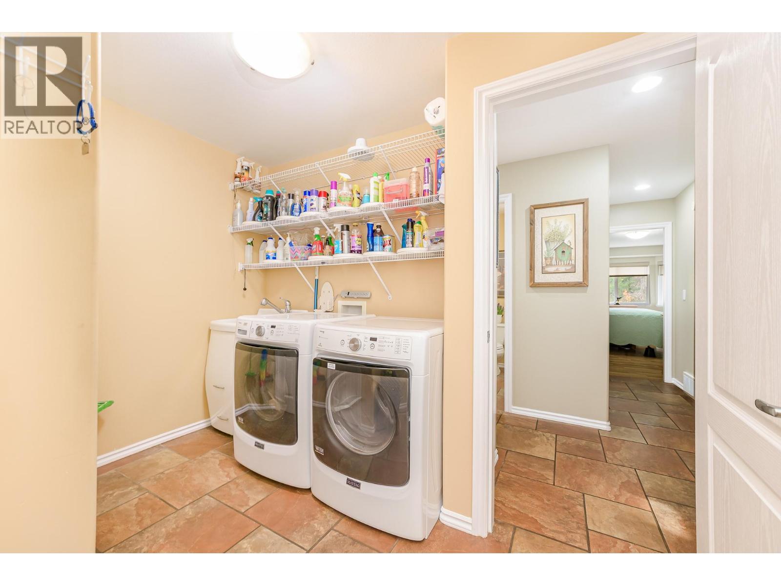 15 Parsons Road, Mara, BC - Indoor Photo Showing Laundry Room