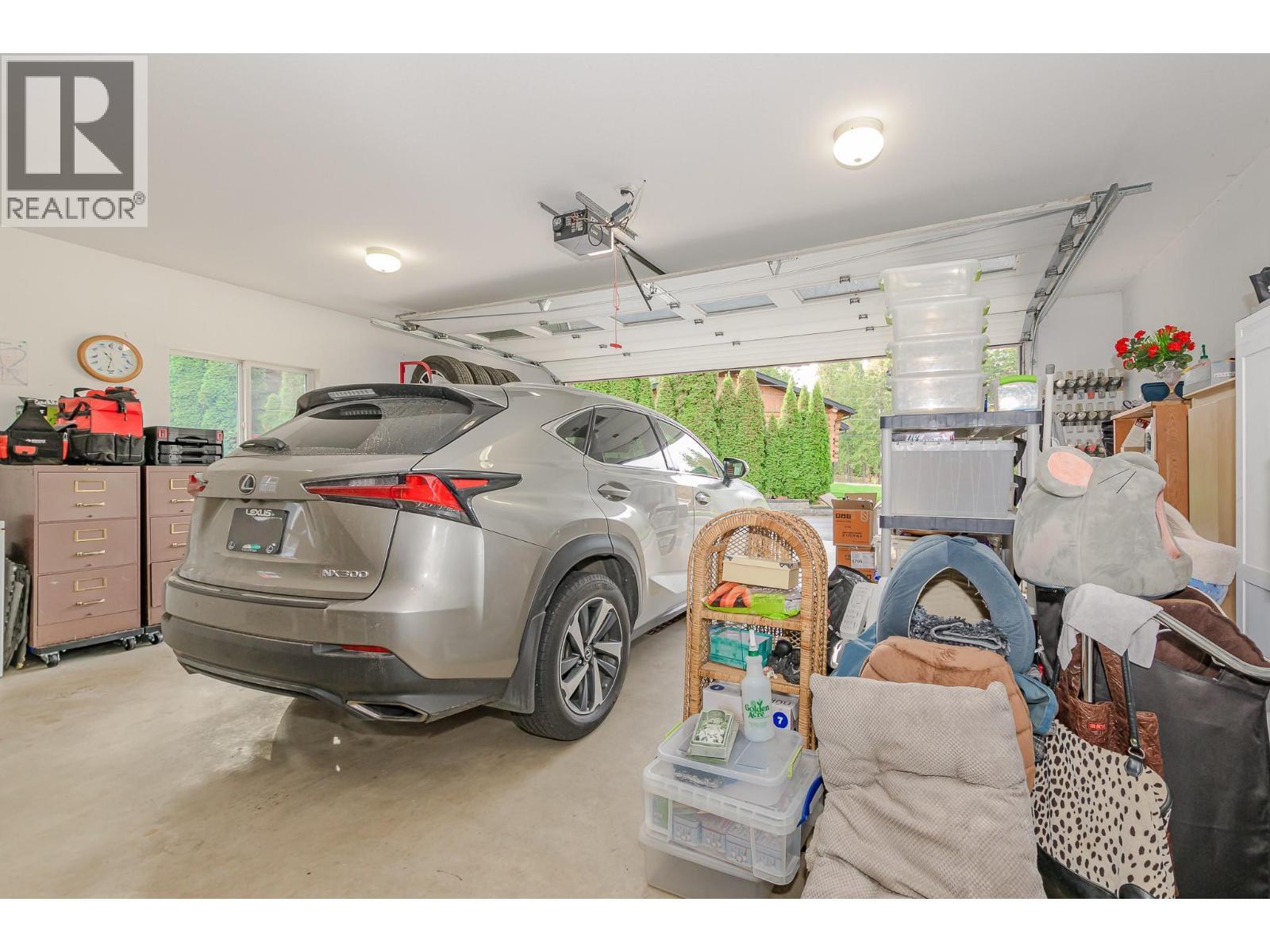 15 Parsons Road, Mara, BC - Indoor Photo Showing Garage