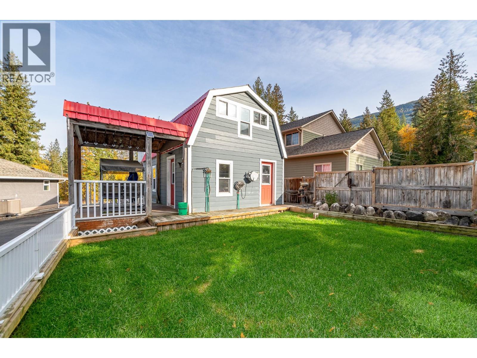 15 Parsons Road, Mara, BC - Outdoor With Deck Patio Veranda