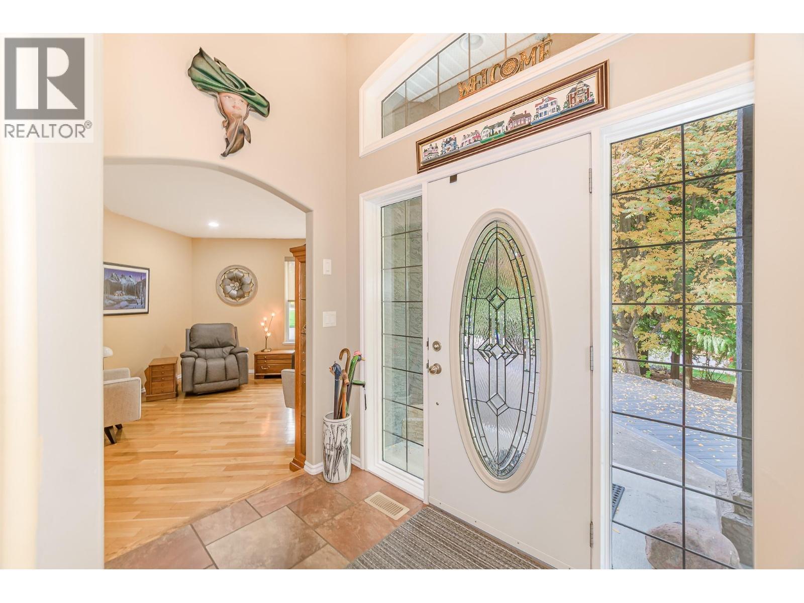 15 Parsons Road, Mara, BC - Indoor Photo Showing Other Room