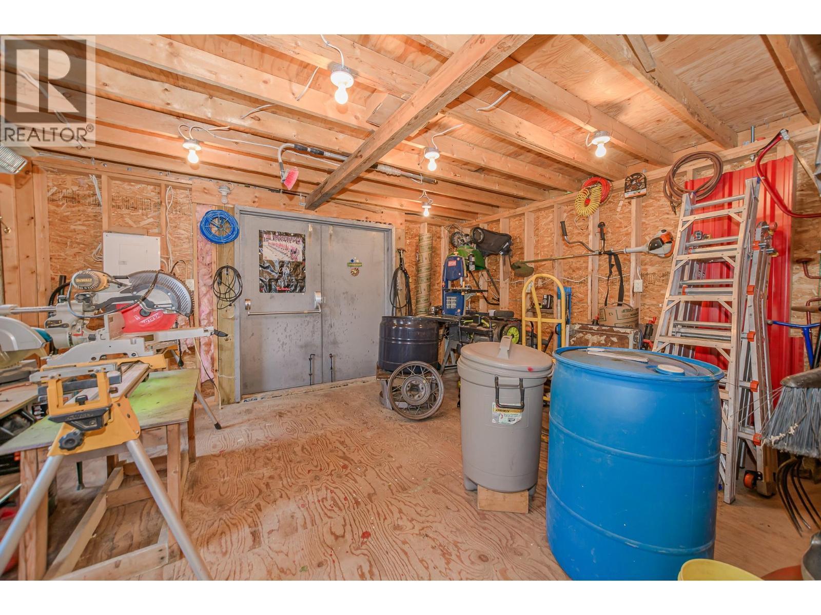 15 Parsons Road, Mara, BC - Indoor