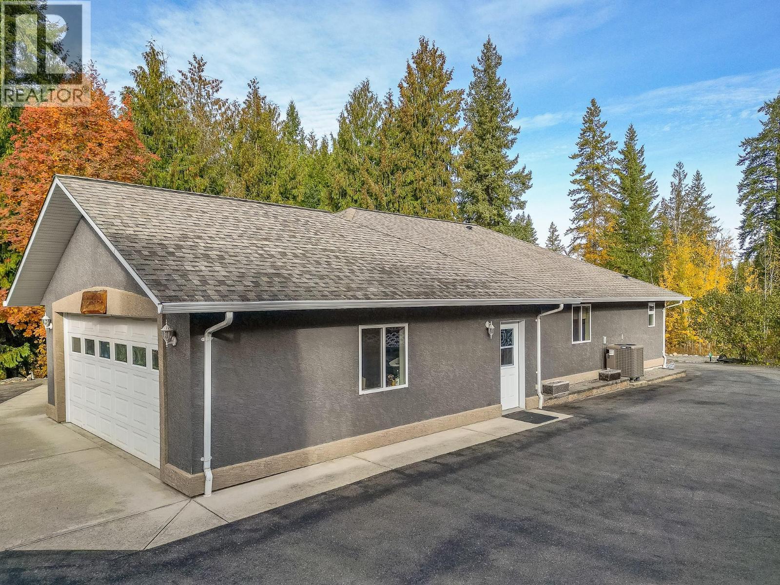 15 Parsons Road, Mara, BC - Outdoor