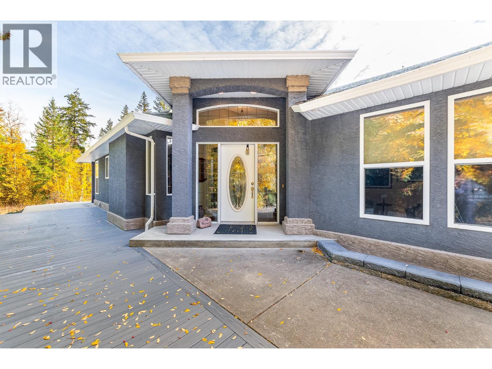 15 Parsons Road, Mara, BC - Outdoor