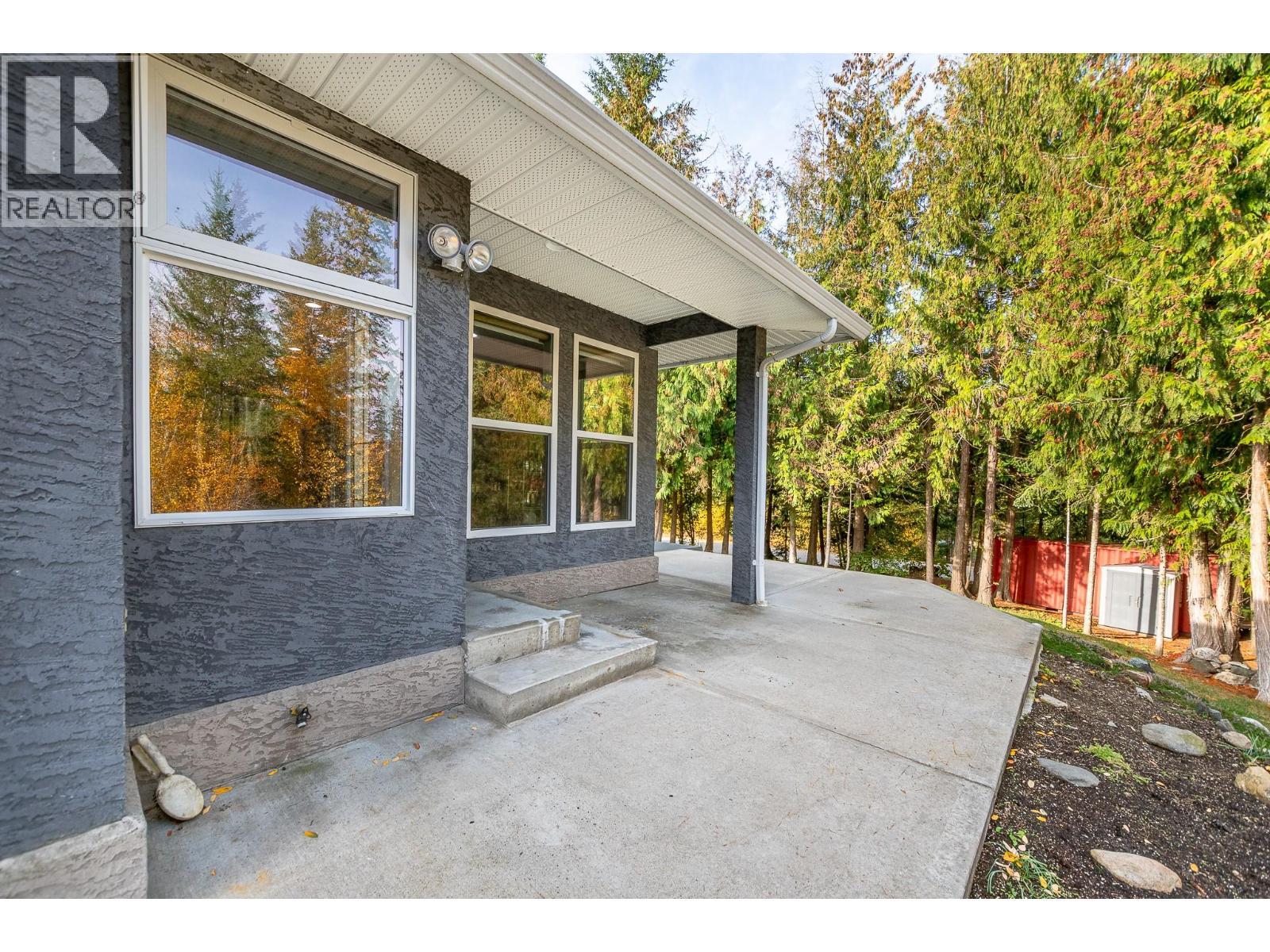 15 Parsons Road, Mara, BC - Outdoor