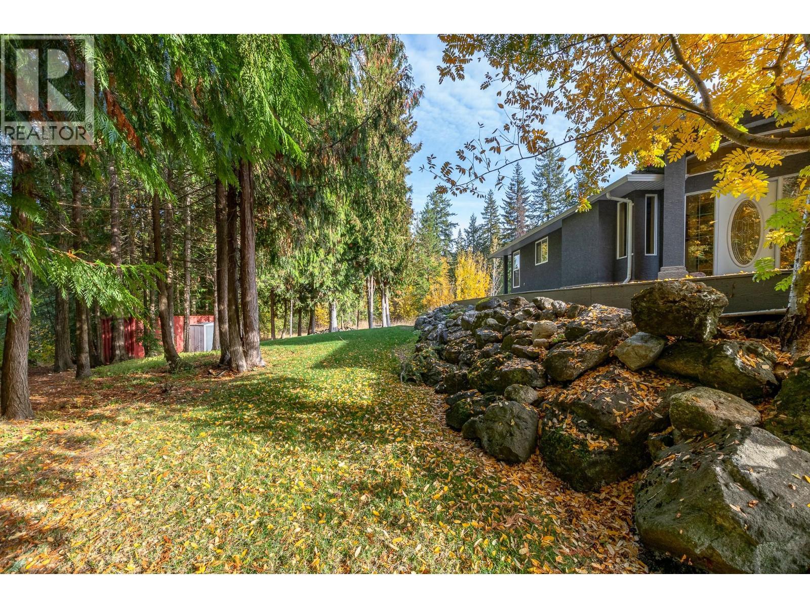 15 Parsons Road, Mara, BC - Outdoor
