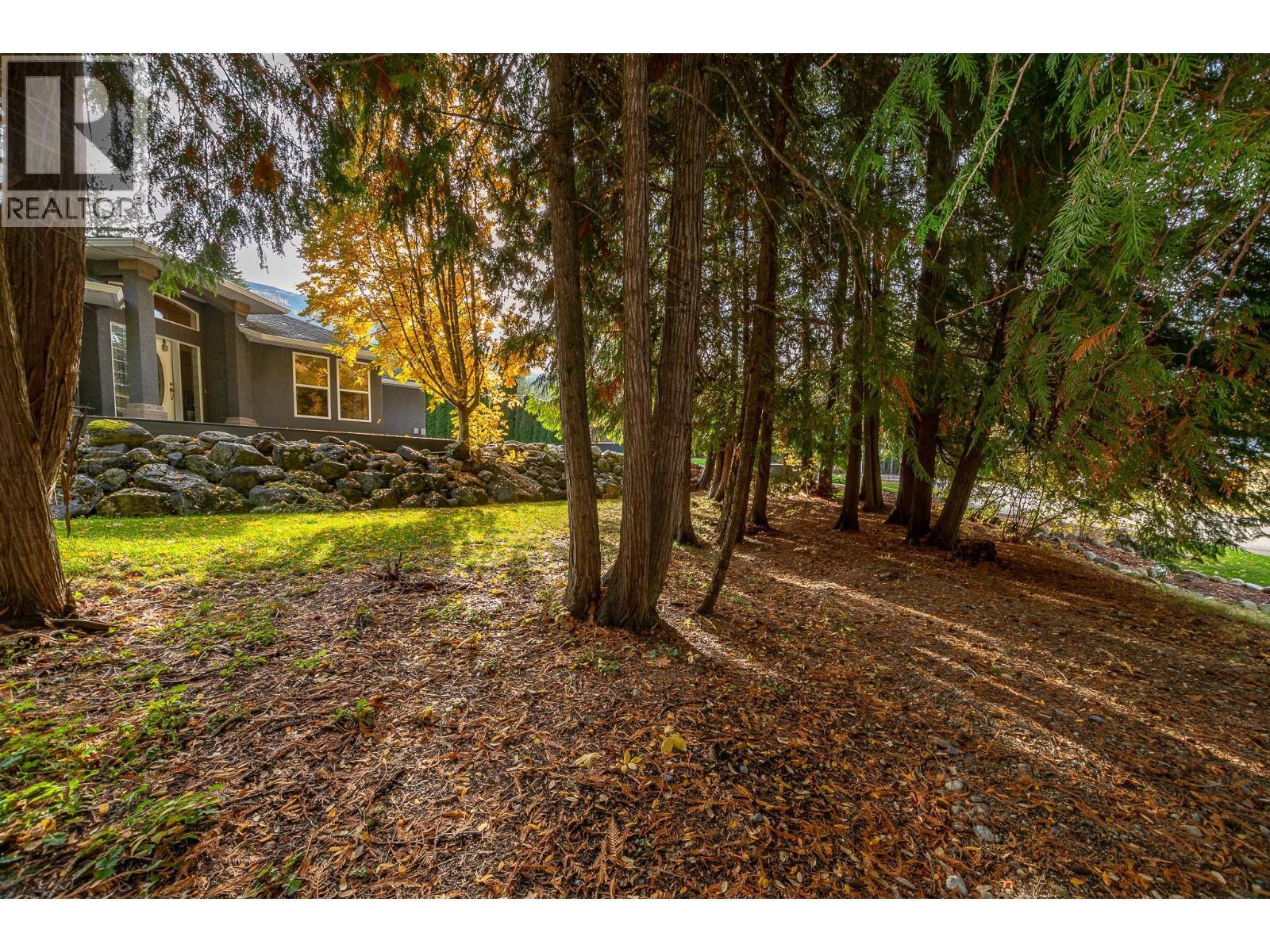 15 Parsons Road, Mara, BC - Outdoor