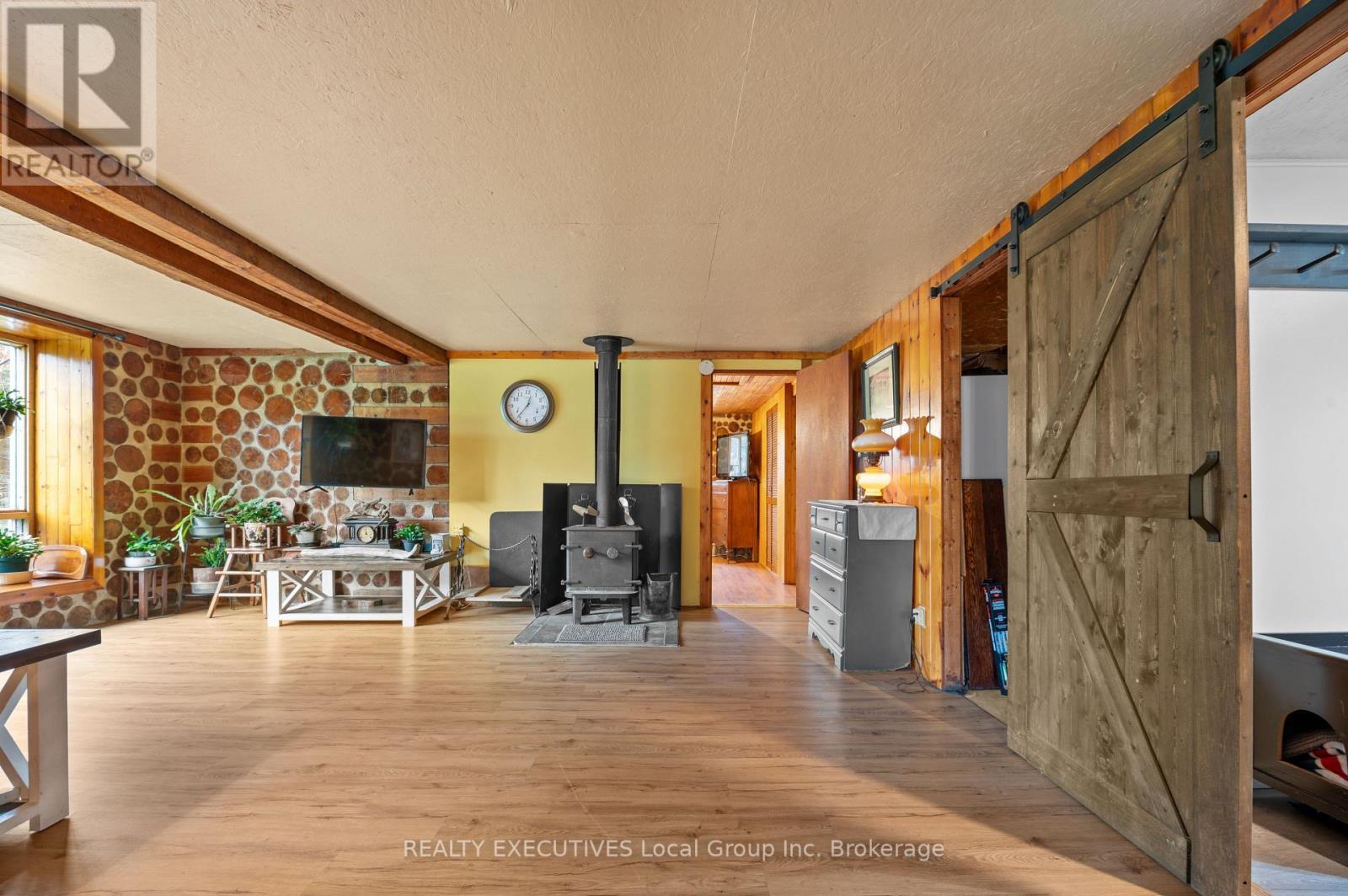 3370 Chiswick Line, Chisholm, ON - Indoor