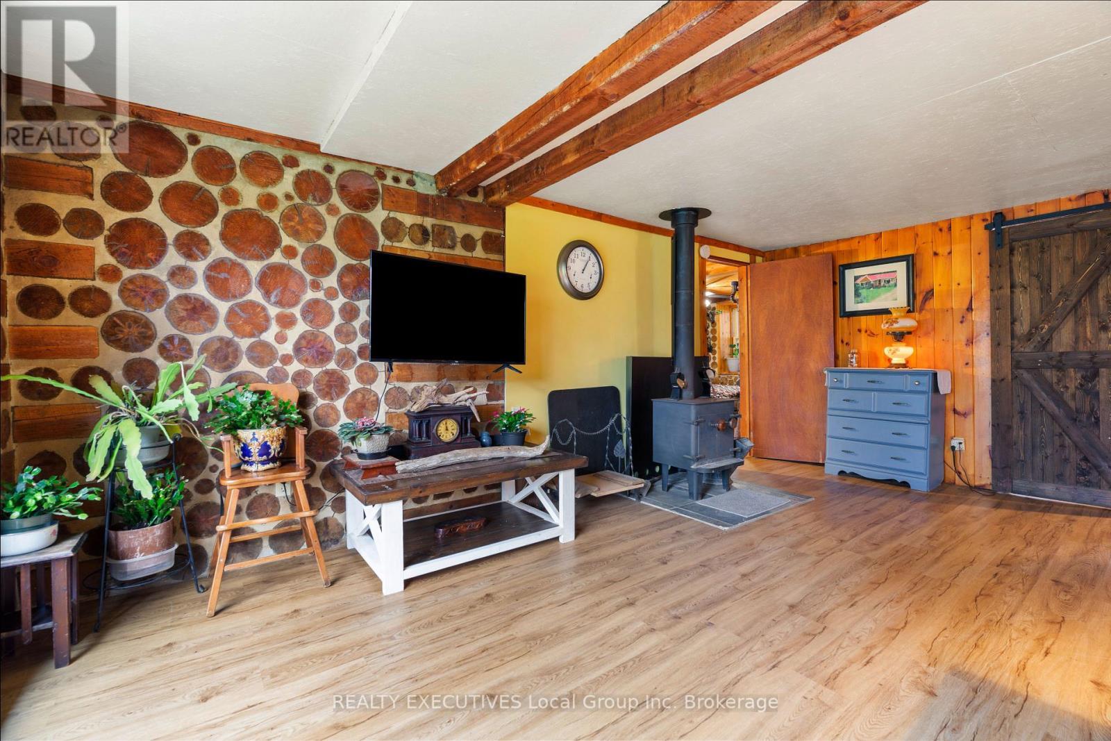 3370 Chiswick Line, Chisholm, ON - Indoor