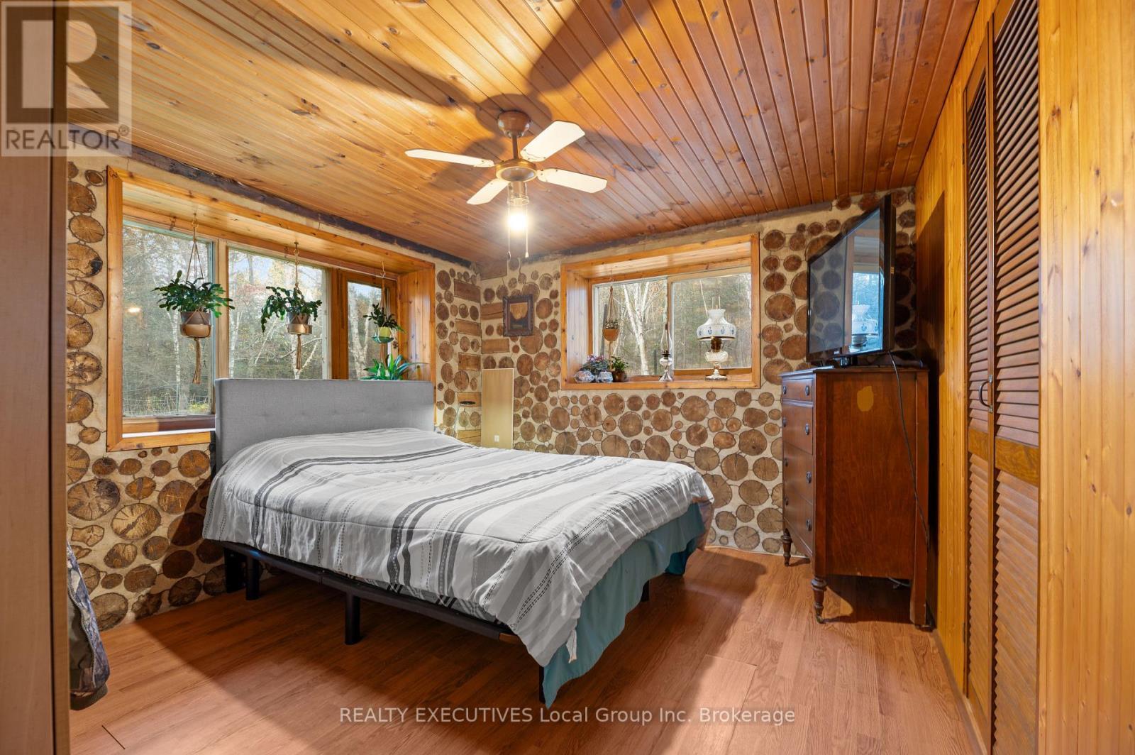 3370 Chiswick Line, Chisholm, ON - Indoor Photo Showing Bedroom