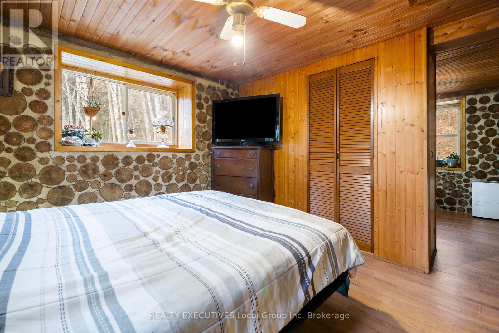 3370 Chiswick Line, Chisholm, ON - Indoor Photo Showing Bedroom
