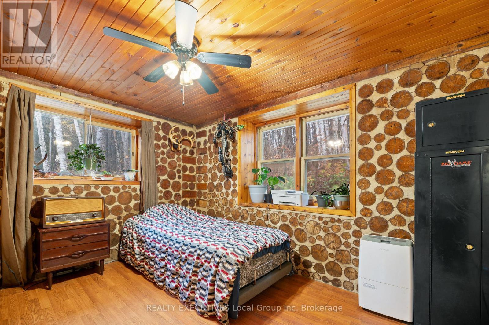 3370 Chiswick Line, Chisholm, ON - Indoor Photo Showing Bedroom