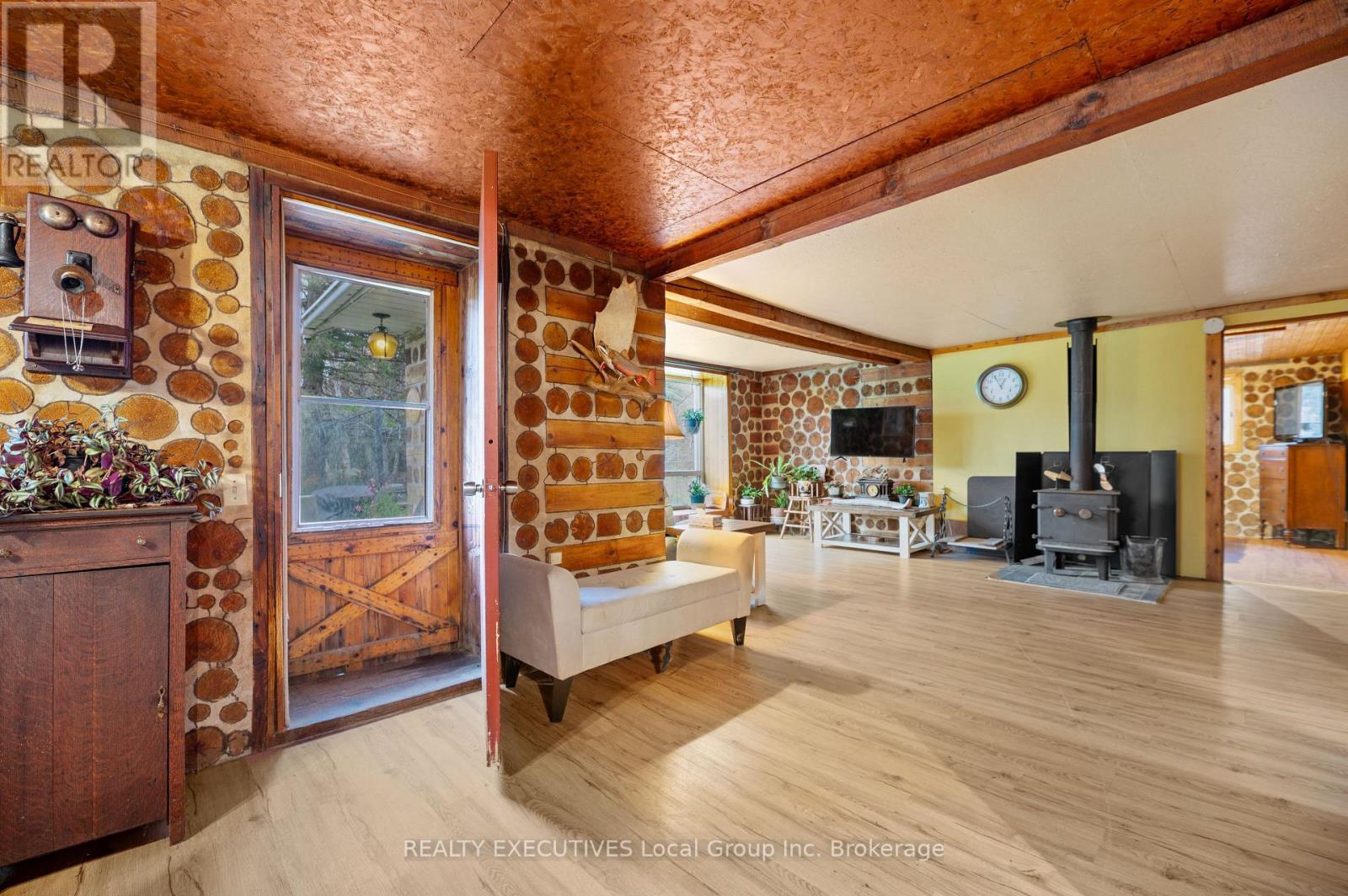 3370 Chiswick Line, Chisholm, ON - Indoor