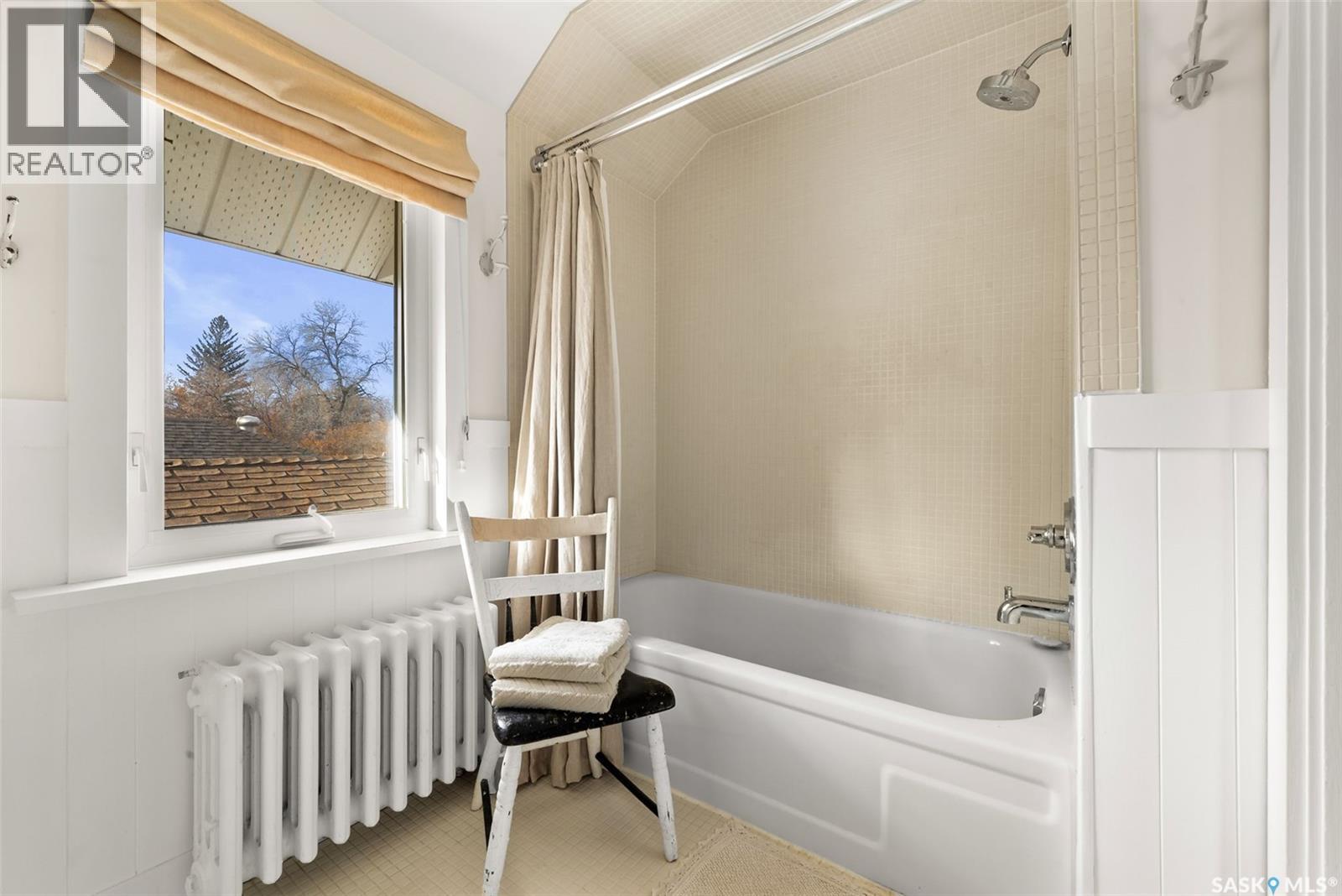 2912 Mccallum Avenue, Regina, SK - Indoor Photo Showing Bathroom