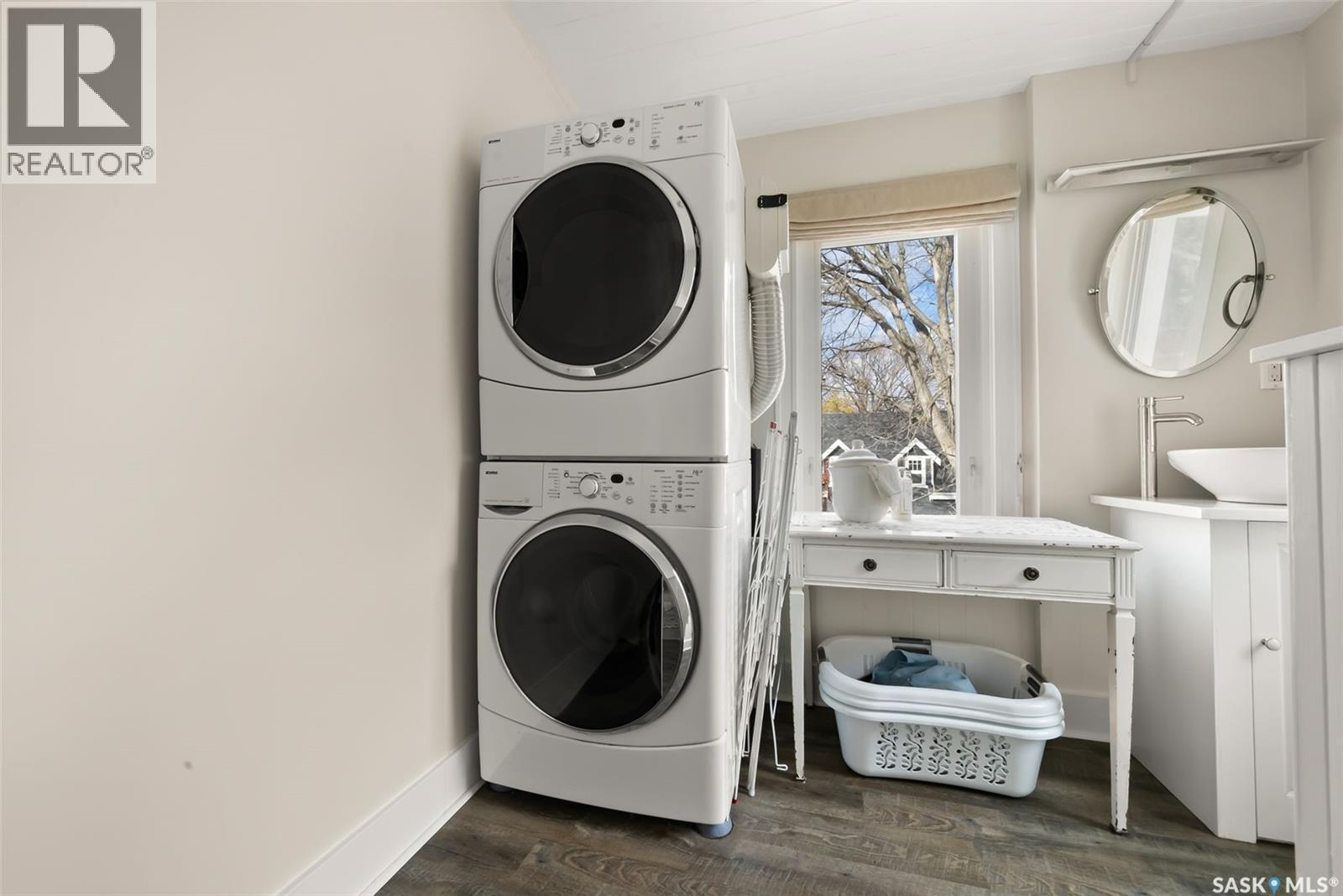 2912 Mccallum Avenue, Regina, SK - Indoor Photo Showing Laundry Room