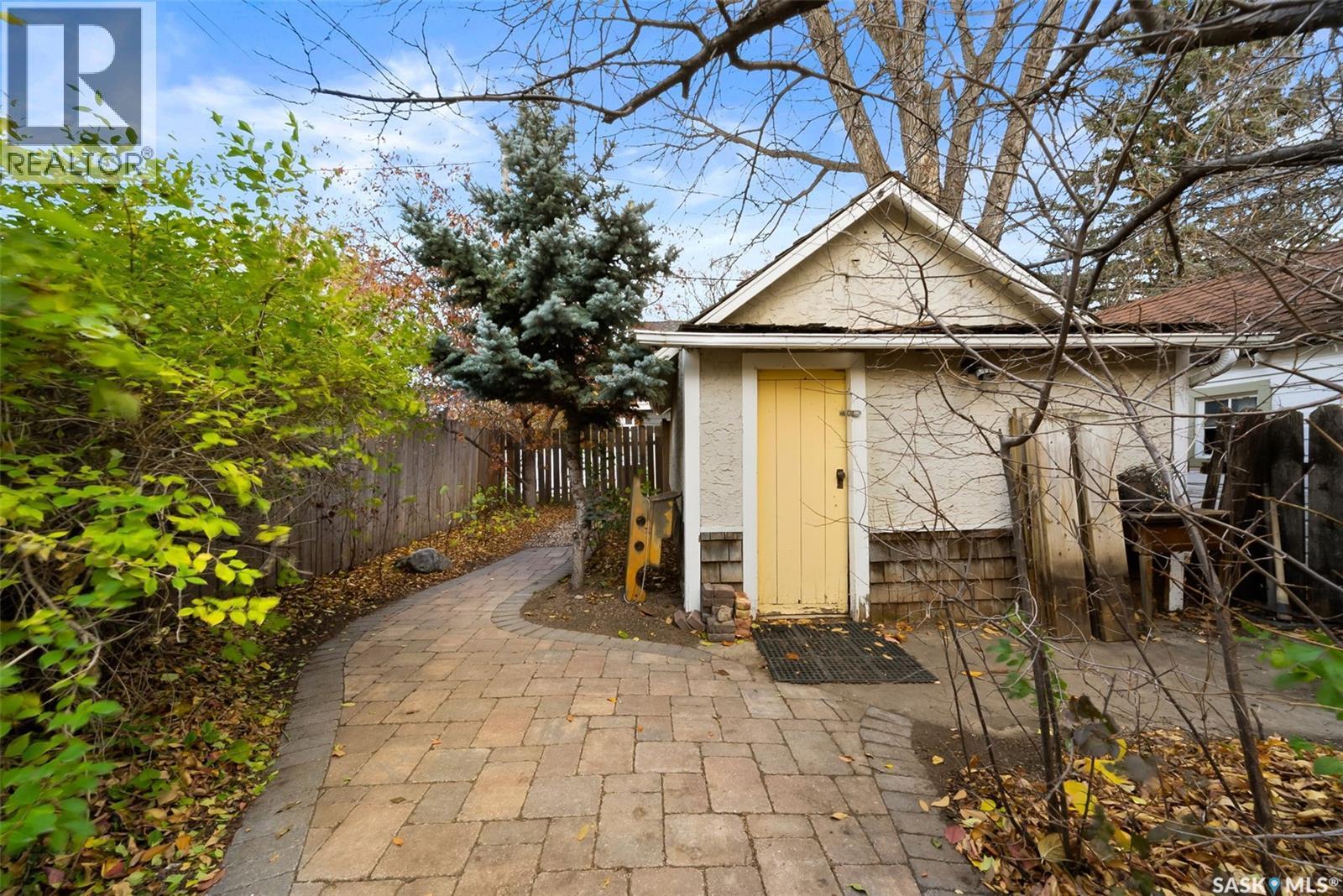 2912 Mccallum Avenue, Regina, SK - Outdoor