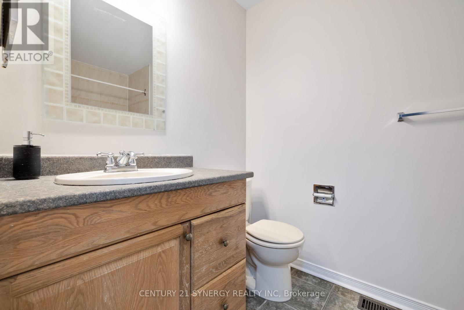 861 Karsh Drive, Ottawa, ON - Indoor Photo Showing Bathroom
