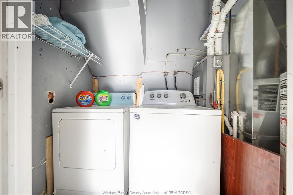 2362 Cadillac Street, Windsor, ON - Indoor Photo Showing Laundry Room