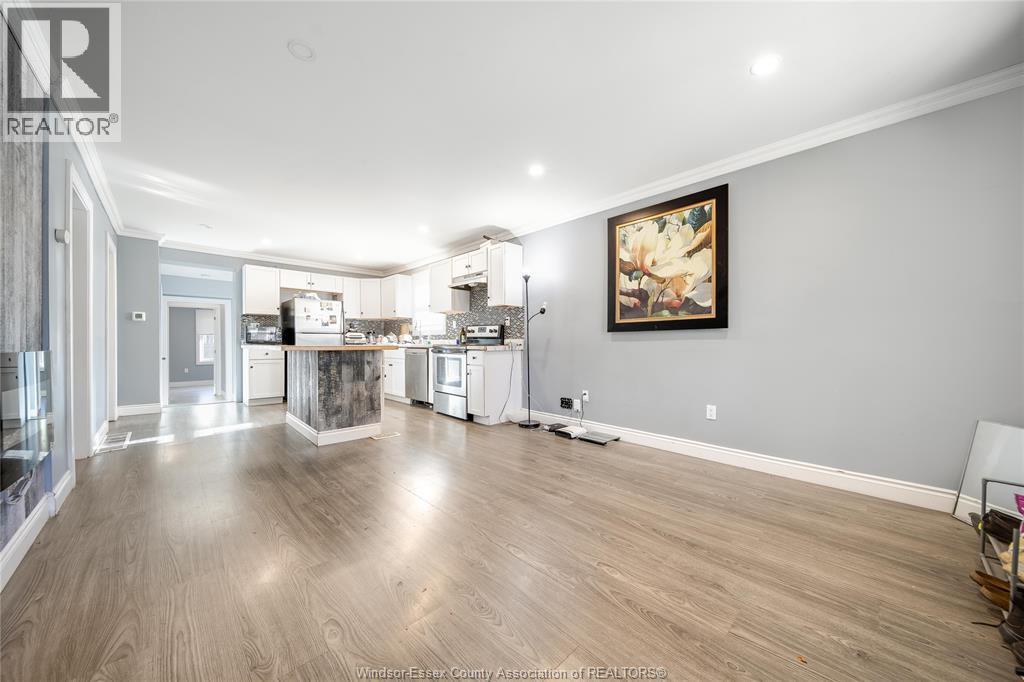 2362 Cadillac Street, Windsor, ON - Indoor Photo Showing Living Room