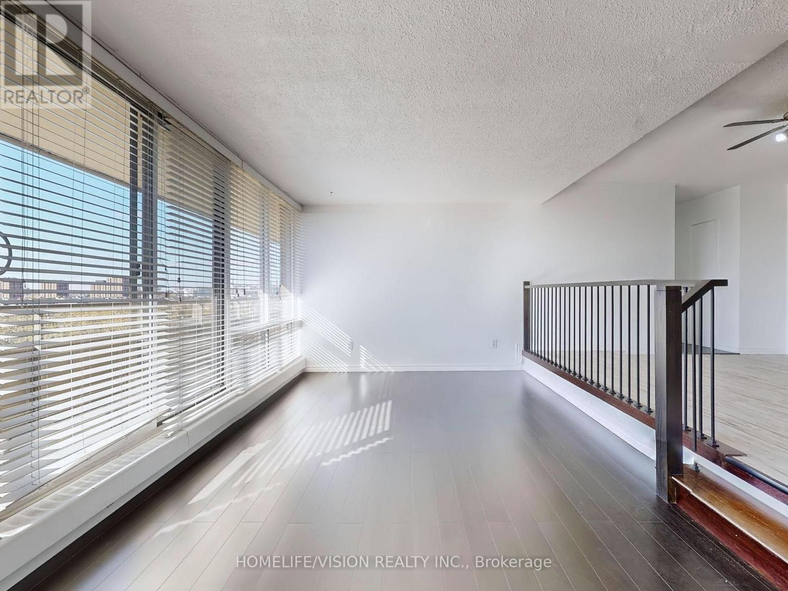 713 - 9 Four Winds Drive, Toronto, ON - Indoor Photo Showing Other Room