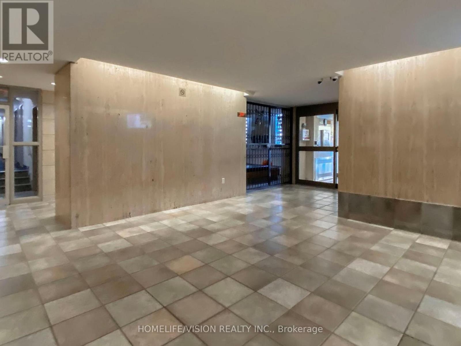 713 - 9 Four Winds Drive, Toronto, ON - Indoor Photo Showing Other Room