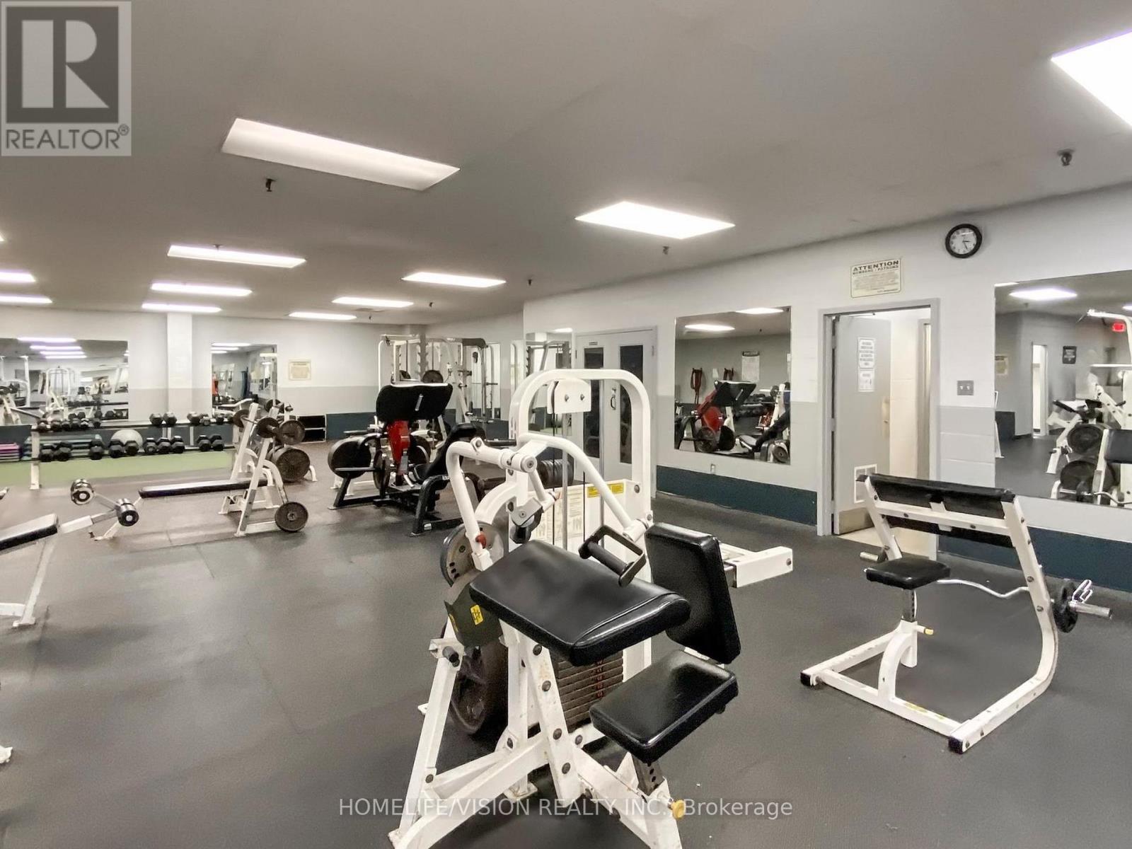 713 - 9 Four Winds Drive, Toronto, ON - Indoor Photo Showing Gym Room