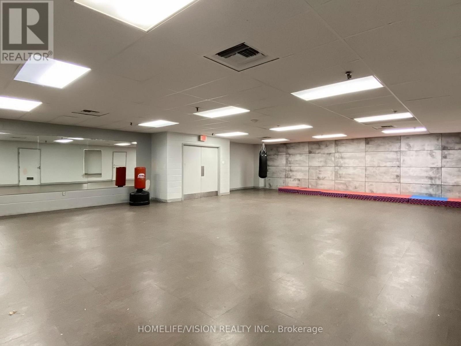 713 - 9 Four Winds Drive, Toronto, ON - Indoor