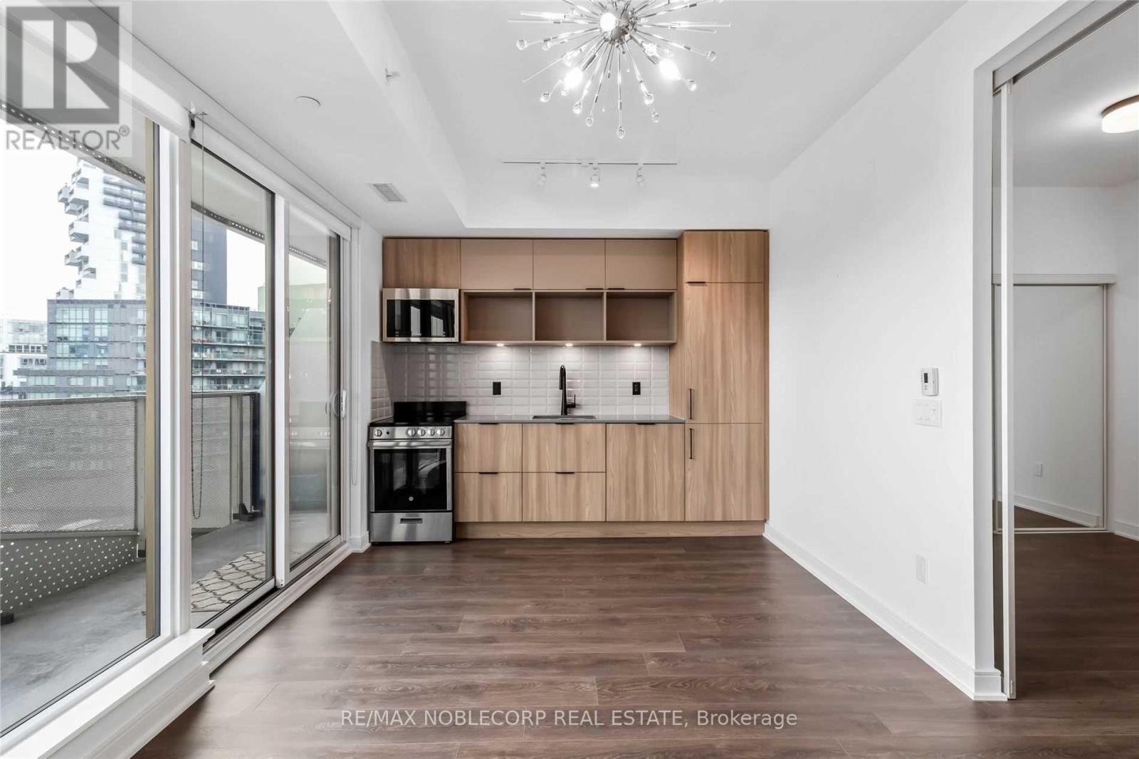 919 - 60 Tannery Road, Toronto, ON - Indoor Photo Showing Kitchen