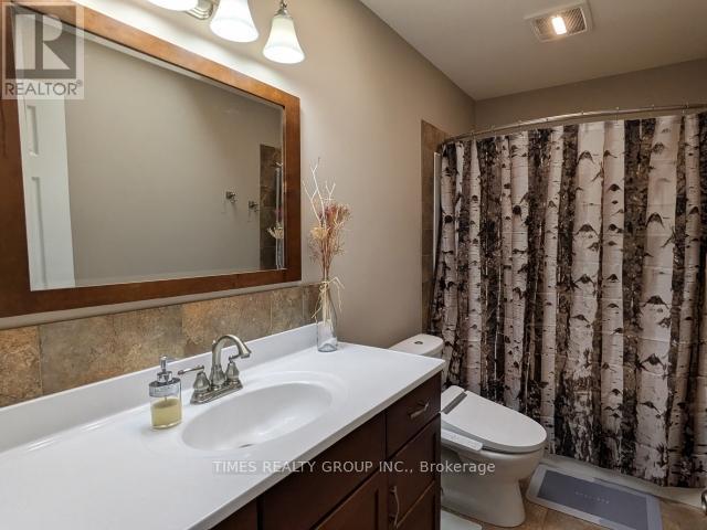 2311 Mt Baker Crescent, Cranbrook, BC - Indoor Photo Showing Bathroom