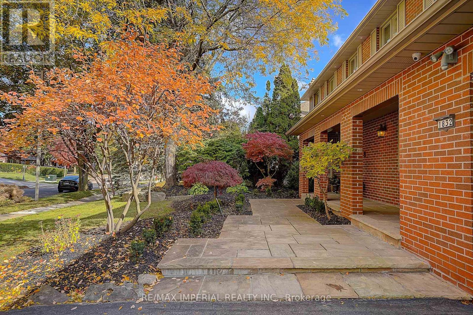 1832 Pine Siskin Court, Mississauga, ON - Outdoor