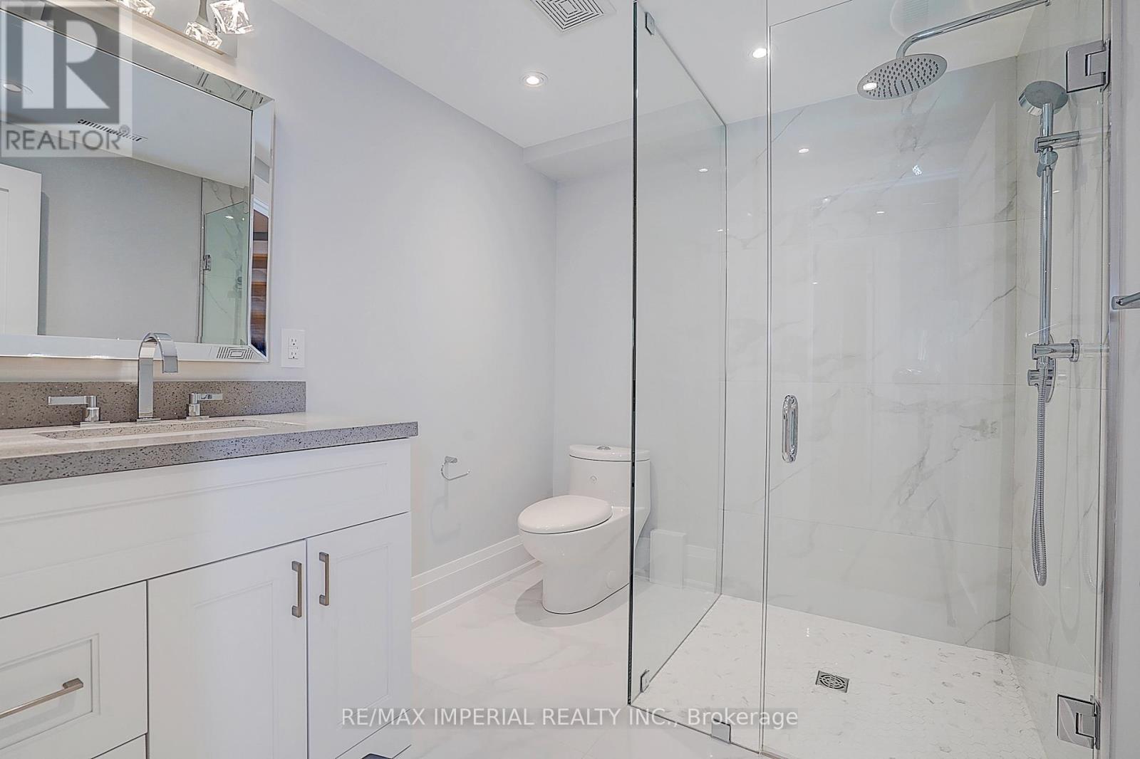 1832 Pine Siskin Court, Mississauga, ON - Indoor Photo Showing Bathroom