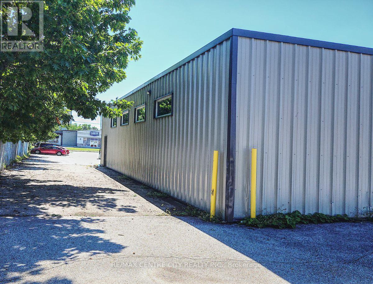 284 Adelaide Street S, London South (South I), ON