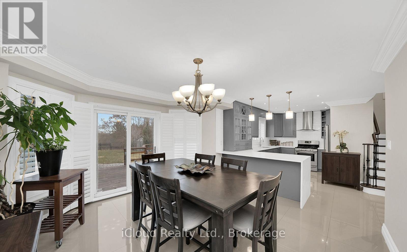 34 Royalpark Way, Vaughan, ON - Indoor Photo Showing Dining Room