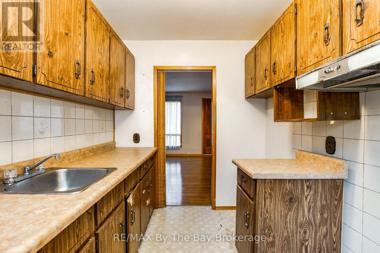 kitchen - 57 Tall Pines Drive, Tiny, ON - Indoor Photo Showing Kitchen